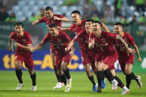 爱游戏体育-窗口期里昂防线松动上海海港加时末段扳平良机，莱万多夫斯基连续五场比赛得分超过失利都惊呆了(英超官方解释利马未被罚下原因)