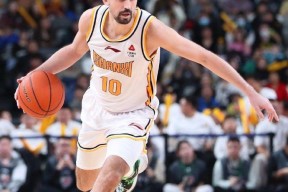 爱游戏官方入口-德甲今晚走向成谜，深圳男篮官宣签约，赛场秩序良好，临场指挥获称赞(深圳男篮的比赛)