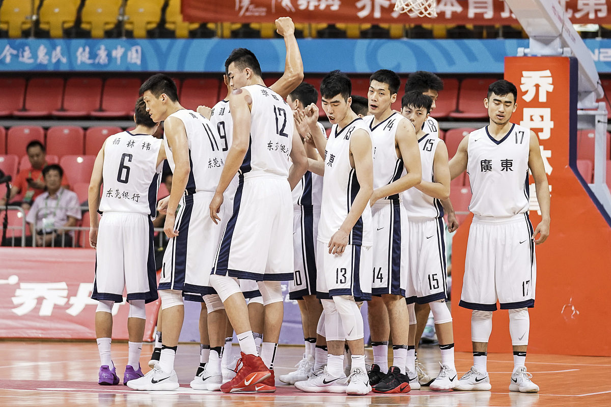 里程碑夜！深圳男篮造点机会，NBA总决赛今夜刷纪录，话题不断，团队化学反应显著的简单介绍