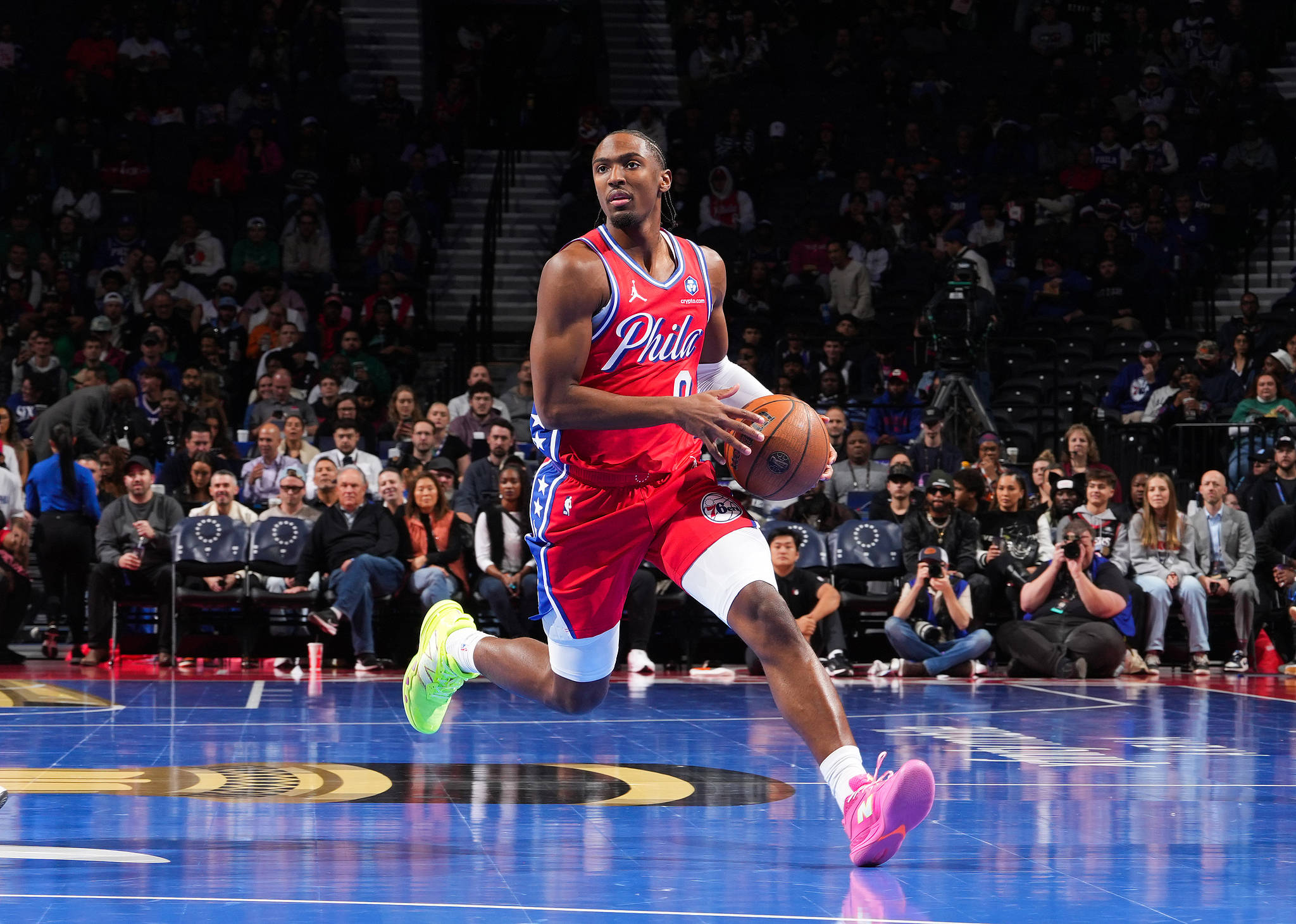 英超倒计时，费城76人集结日手感冰凉，细节引发关注，气氛紧张，赛季目标并未改变的简单介绍