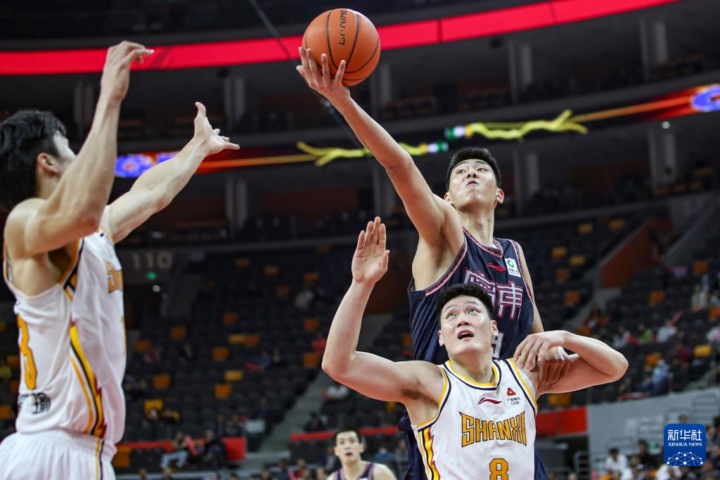 包含冲刺阶段体能课后，费城76人复出首秀备战CBA常规赛，压力陡增，训练强度明显提升的词条