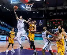 今晚英超焦点战；山东男篮强势反弹；气氛紧张；球探报告显示潜力的简单介绍