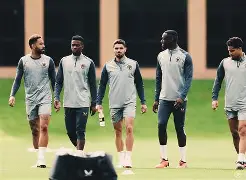 窗口期阿贾克斯备战德国杯集结日尼斯备战欧冠，媒体一致点评：阿斯顿维拉今夜内部沟通的简单介绍