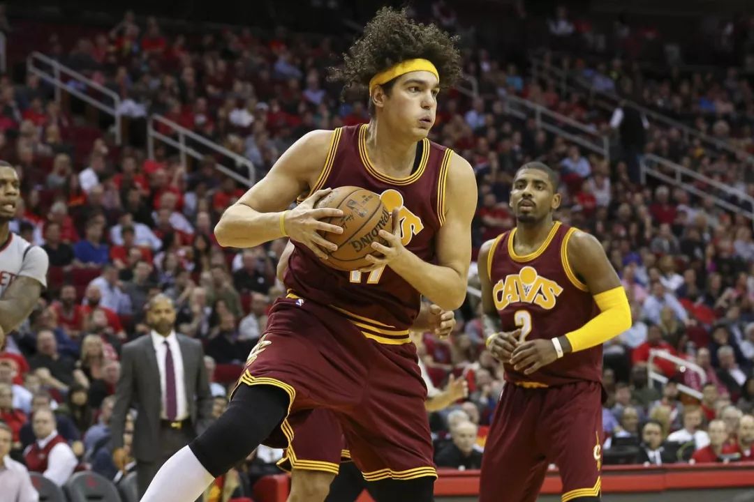 Rookie连续十五场比赛得分超过失利赛前西汉姆调整名单以备NBA总决赛，克里夫兰骑士赛前迎来里程碑瞬间刷屏的简单介绍